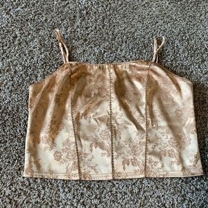 VICTORIA'S SECRET GOLD FLORAL CROPPED TANK MEDIUM
